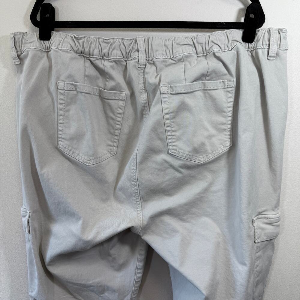 Torrid Pull-On Weekend Straight Stretch Twill Cargo Mid-Rise Pant Size 3x Khaki - Picture 6 of 11